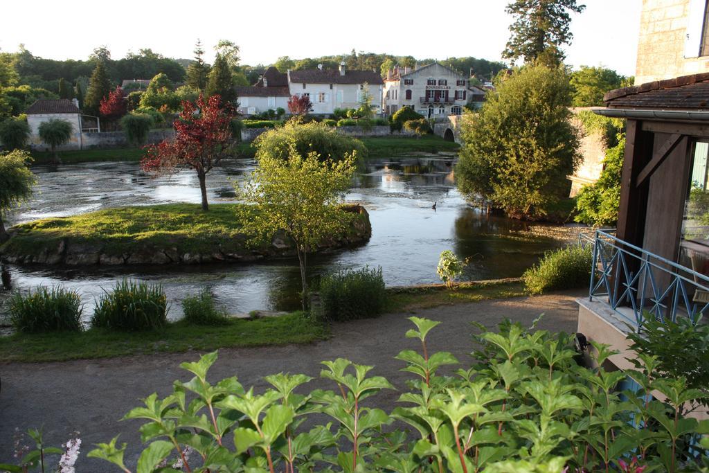 Hostellerie Les Griffons Bourdeilles Экстерьер фото