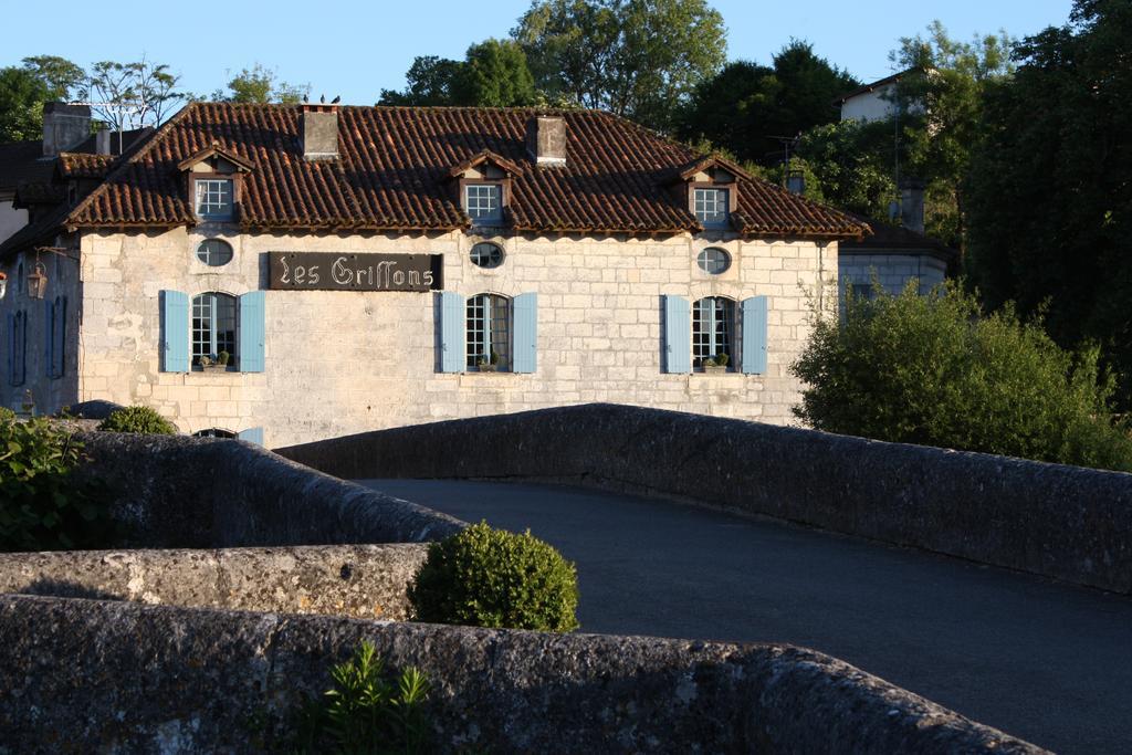 Hostellerie Les Griffons Bourdeilles Экстерьер фото