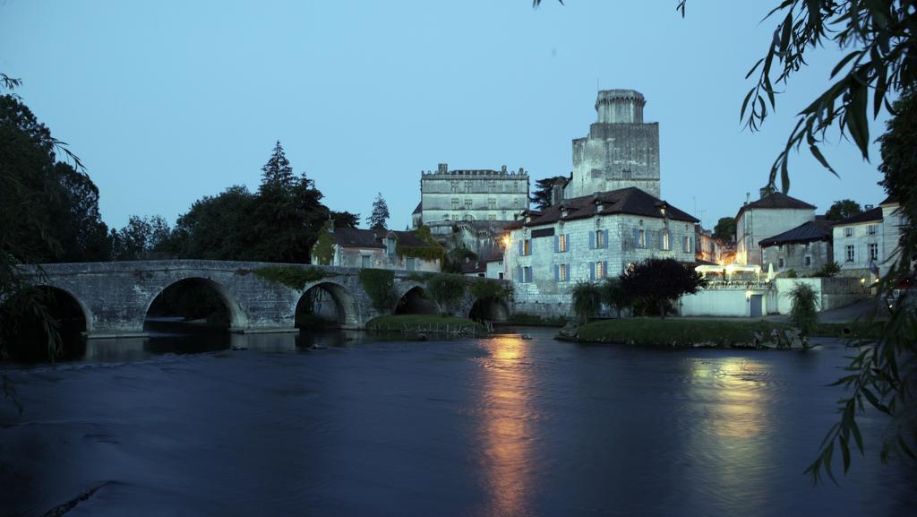 Hostellerie Les Griffons Bourdeilles Экстерьер фото