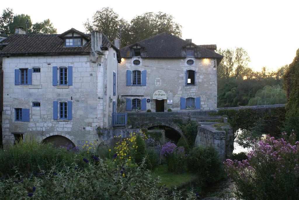 Hostellerie Les Griffons Bourdeilles Экстерьер фото