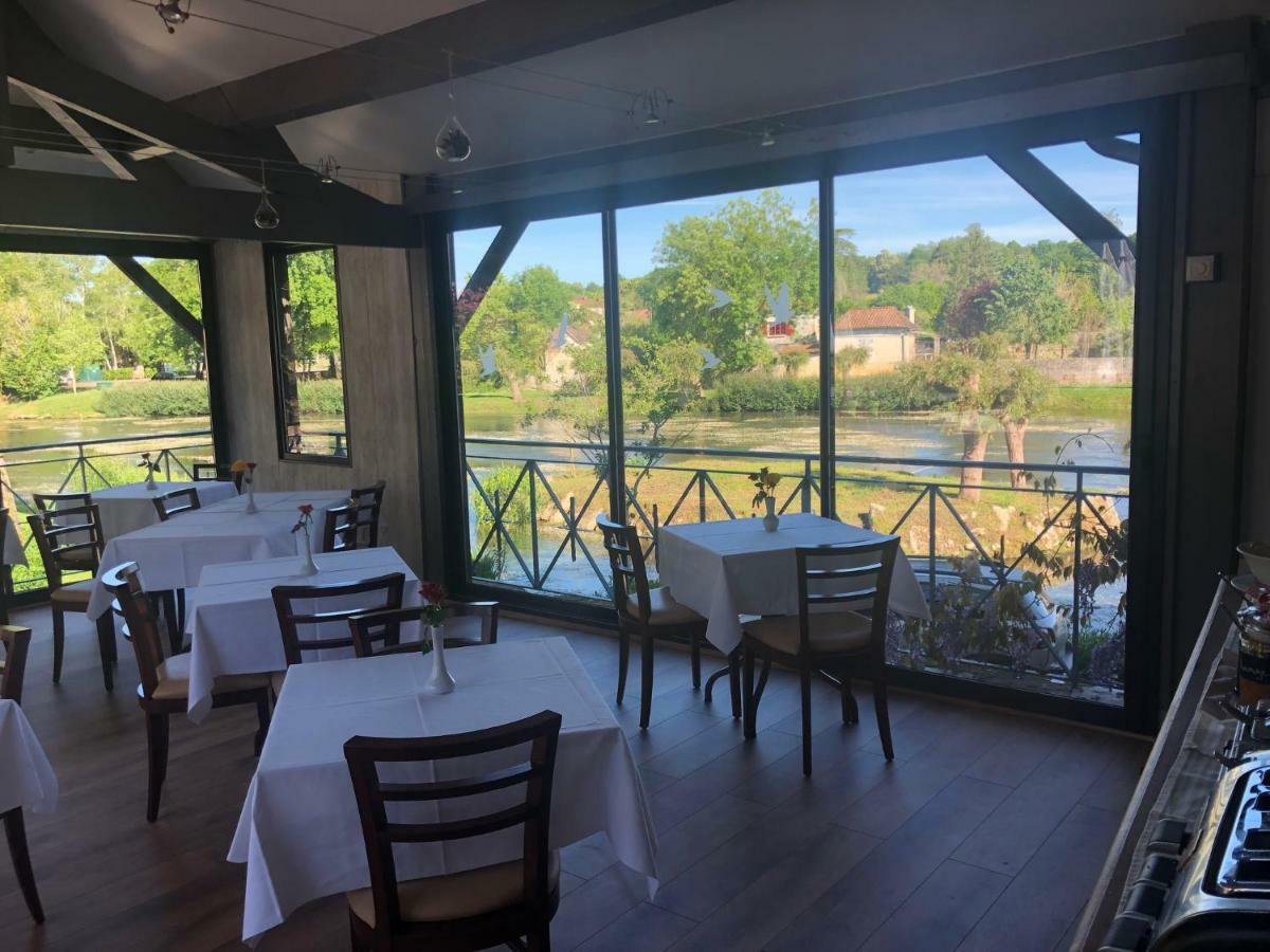 Hostellerie Les Griffons Bourdeilles Экстерьер фото