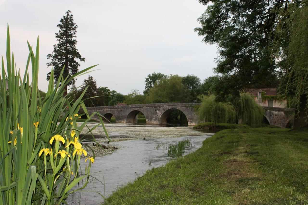 Hostellerie Les Griffons Bourdeilles Экстерьер фото
